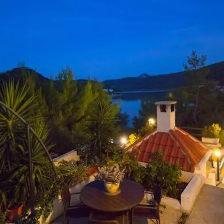 Apartment Bruna Lastovo-one Bedroom With Balcony And Sea View-vanilija