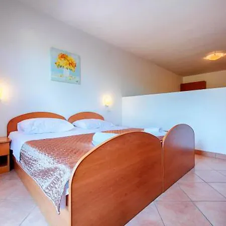 Apartment Bruna Lastovo-one Bedroom With Balcony And Sea View-vanilija Lastovo