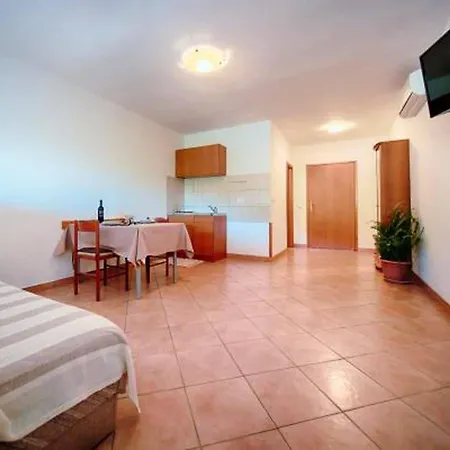 Bruna Lastovo-one Bedroom With Balcony And Sea View-vanilija *